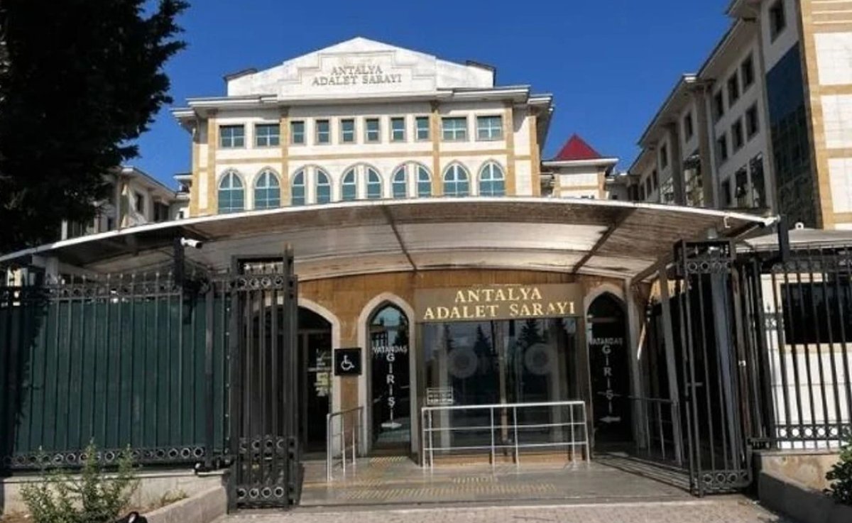 Antalya’da yeni adli yıl, görkemli bir törenle resmi olarak başladı.