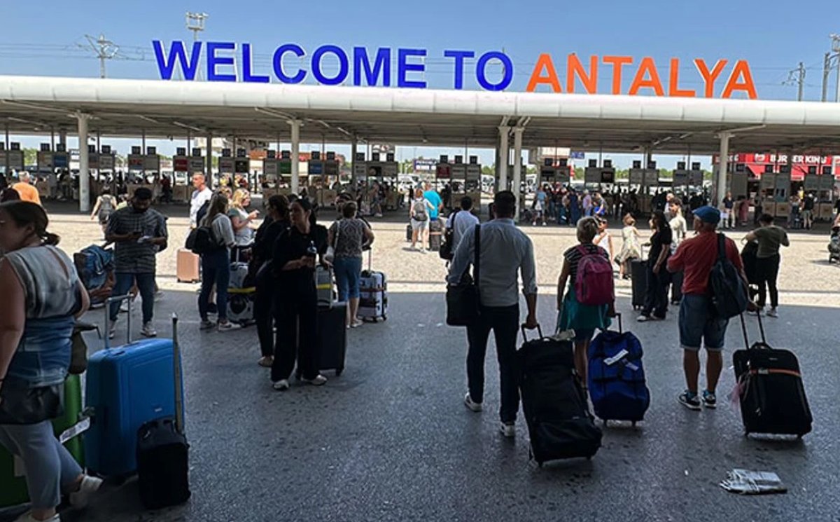 Antalya 2025’te 8 Ayda 11,7 Milyon Turisti Ağırladı